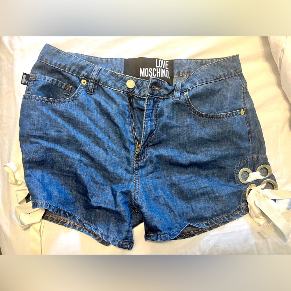 Love Moschino shorts